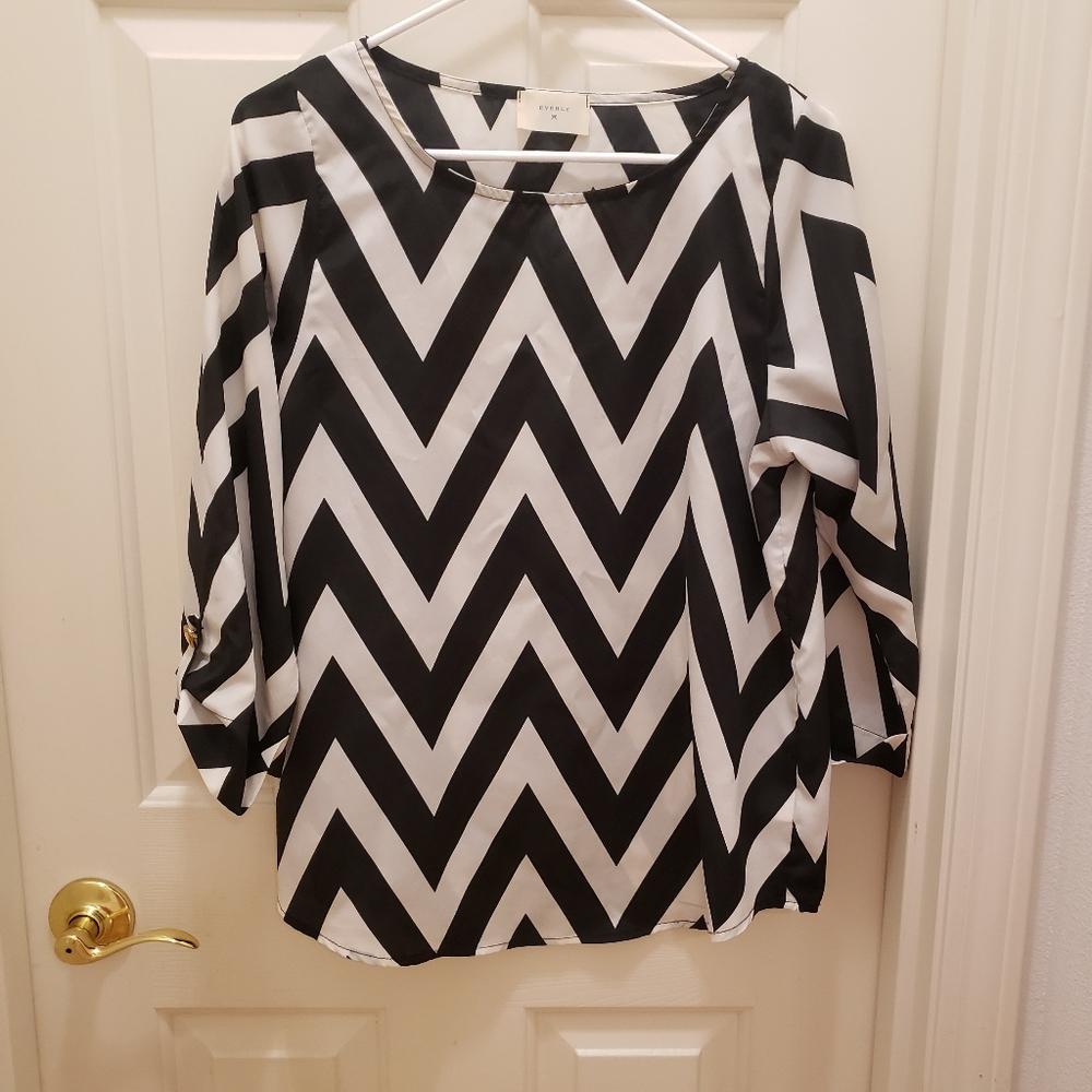 Everly Black & White Chevron Blouse - Picture 3 of 6